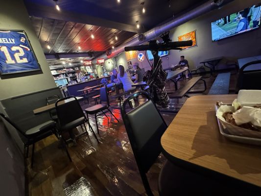 Dan and John's Wings Chelsea by null