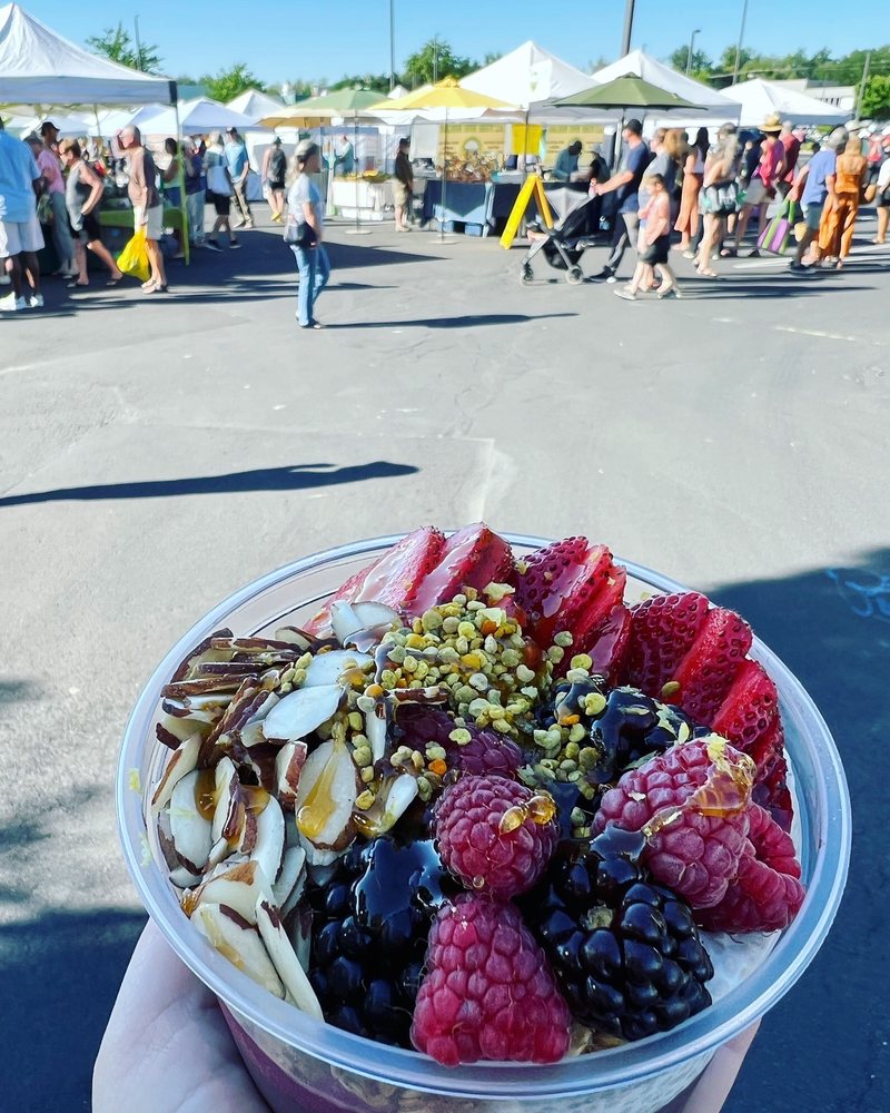 Just Bee Acai Logo