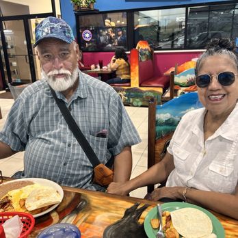Taqueria Chapala - Paw and Bell - Mexican Near Me - Buda, Texas