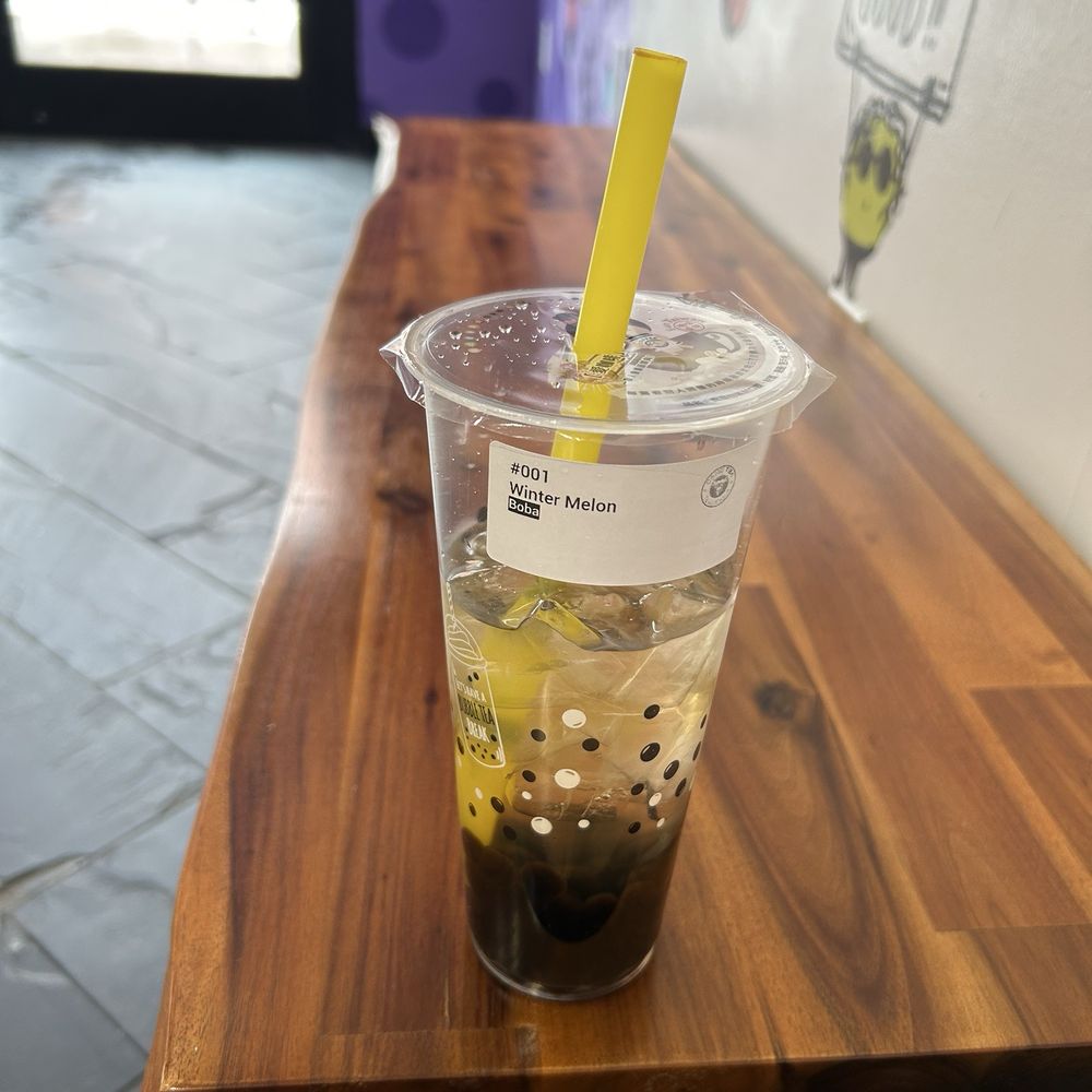 Dang Tea - My drink on the seating bench - Bubble Tea Near Me - Boulder, Colorado