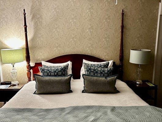 Four Chimneys Inn & Restaurant by null