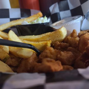 Gator Bay Bar & Grill - Gator - American Near Me - Leesburg, Florida Gator Bay Bar & Grill - Gator - American Near Me - Leesburg, Florida