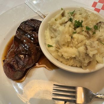 Manny's Original Chophouse - Filet and garlic mashed potatoes. - Steakhouses Near Me - Winter Haven, Florida