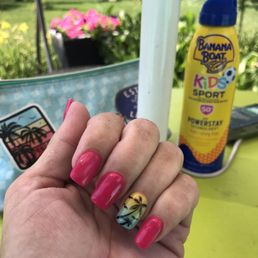 I was looking for something beachy, and Savannah did these on my second visit. Her attention to detail on the nail art is amazing!!