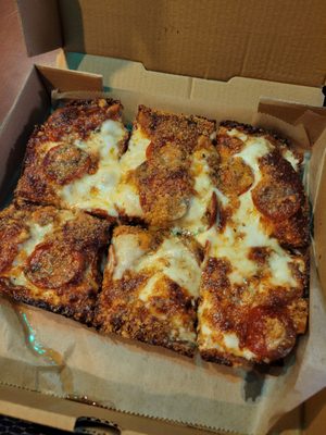 UNO Pizzeria & Grill by null