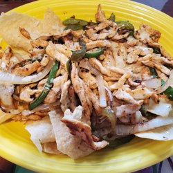 El Mezcal - Chicken fajita nachos