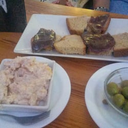 La Jabega - Tapas de ensaladilla, montadito de sarda y olivas!