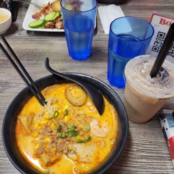 Borneo Eatery - Singaporean curry laksa and Indonesian milk tea with grass jelly. So delicious on a cold day! - Indonesian Near Me - Alhambra, California