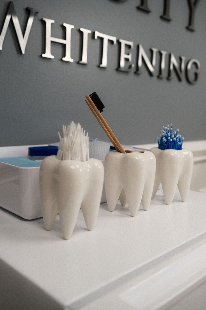 QUEEN CITY DENTAL WHITENING Request an Appointment 10643 Kettering