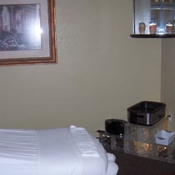 Ideal Health Enrichment Center - Massage room 1