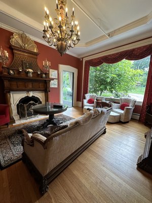 The Apothecary Bar at Maxwell by null