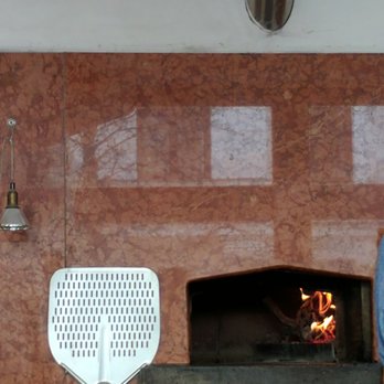 Passaparola - Die Pizza kommt aus dem Holzofen - Italian Near Me - Munich, BY