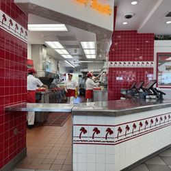In-N-Out Burger - Counter