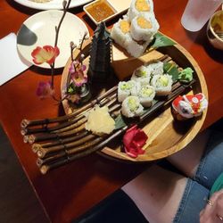 Toki Japanese Steakhouse - Avocado rolls and hibachi chicken lunch