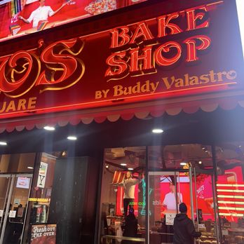 Carlo's Bake Shop - Patisserie/Cake Shop Near Me - New York, New York