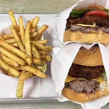 TrueBurger - True Deluxe Burger Garlic Fries - Burgers Near Me - Oakland, California TrueBurger - True Deluxe Burger Garlic Fries - Burgers Near Me - Oakland, California