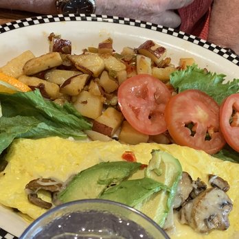 Black Bear Diner Moore - California Omelette (480 cals.) with home fries and tomatoes - Diners Near Me - Moore, Oklahoma