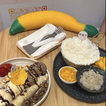 NaYa Dessert Cafe - Ferrero crepe and mango tango - Desserts Near Me - San Jose, California