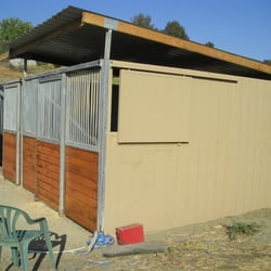 Prevost Ranch and Gardens - 12 x 12 stalls with 24' run.