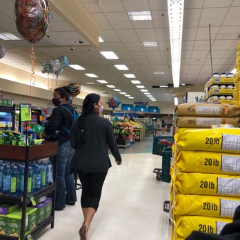 Foodland - Grocery Near Me - Mililani, Hawaii