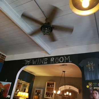 The Hideout Kitchen - Super cute! They have a wine room! - New American Near Me - Lafayette, California