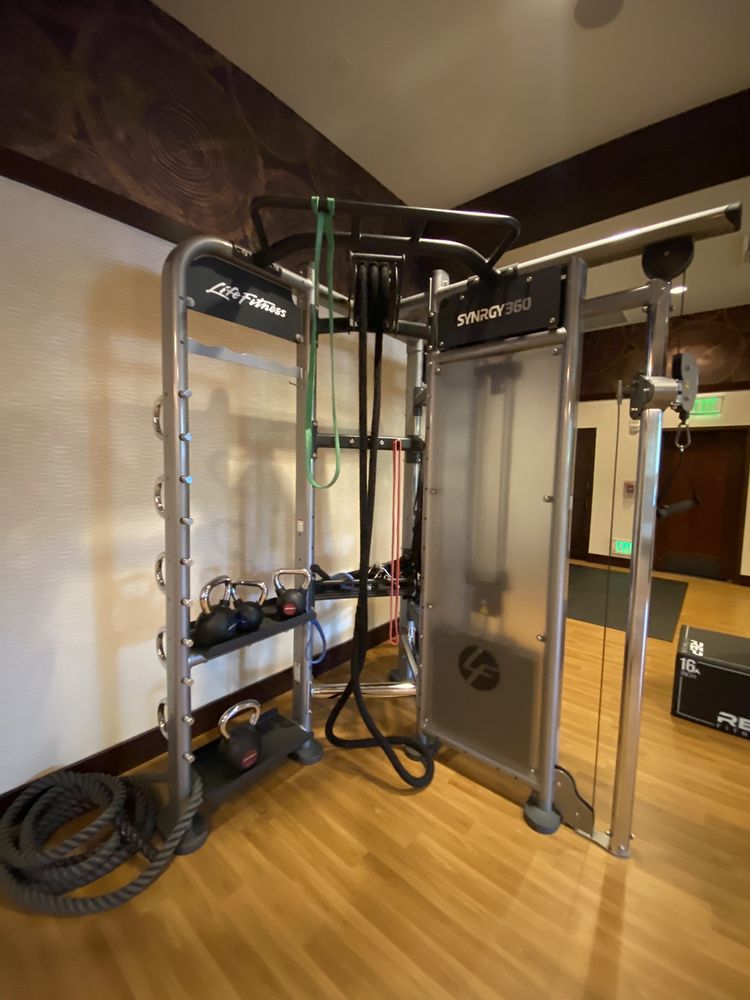 DISNEY’S GRAND CALIFORNIAN HOTEL FITNESS CENTER Updated August 2024