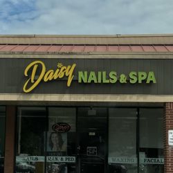 Daisy Nail & Spa - Storefront