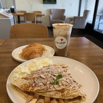 Fraise Cafe - Creperies Near Me - Fullerton, California
