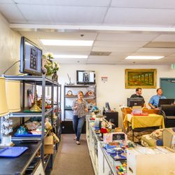 A & A Auction Gallery