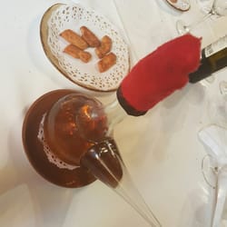Moli de Cal Tof - Porron de moscatel con pastas