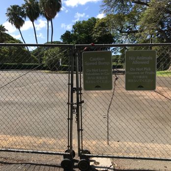 Moanalua Gardens - Gate to parking lot. - Parks Near Me - Honolulu, Hawaii