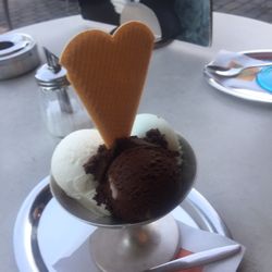 Eiscafe Dolomiti - 3 Kugeln nach Wahl (3€)