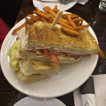 Craftsman Row Saloon - The Turkey BLT was a no. - Pubs Near Me - Philadelphia, Pennsylvania Craftsman Row Saloon - The Turkey BLT was a no. - Pubs Near Me - Philadelphia, Pennsylvania