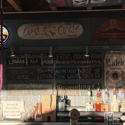Balcony Bar And Grill - Bar