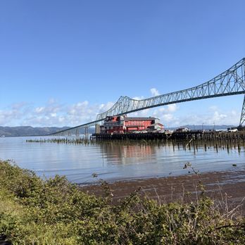 Bridgewater Bistro - New American Near Me - Astoria, Oregon