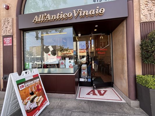 All'antico Vinaio by null