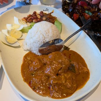 Banana Leaf Restaurant - Singaporean Near Me - Milpitas, California