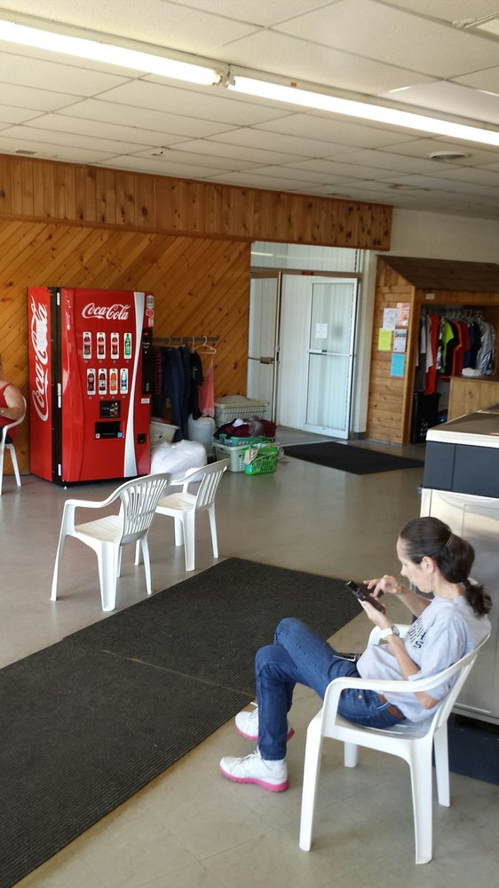 COREY’S LAUNDRY & TANNING Updated August 2024 721 E Main St, Gas City, Indiana Laundry