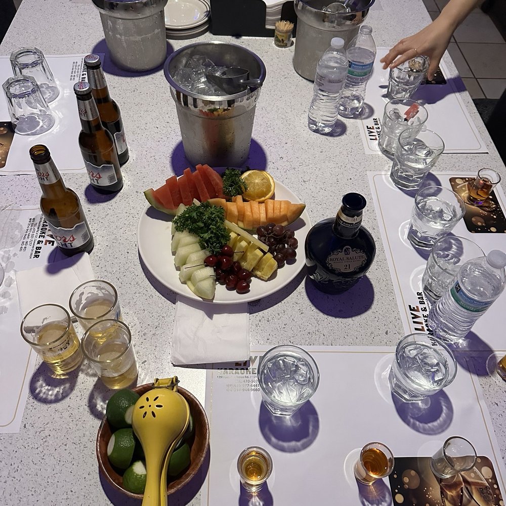 Live Karaoke & Bar - a table full of food and drinks - Karaoke Near Me - Suwanee, Georgia