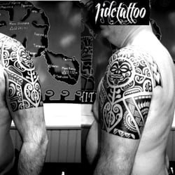 Art Tribal Tattoo Shop - Haut du bras, épaule freehand