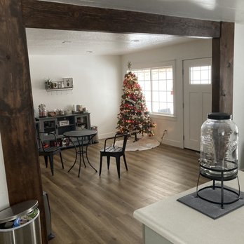 Happy Trails Bed & Breakfast - Happy trails coffee and hot chocolate bar - Bed & Breakfast Near Me - Tropic, Utah
