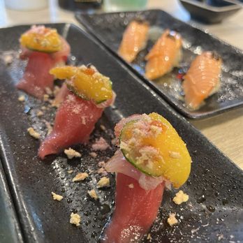 Yuubi Sushi - Hon maguro to with cucumber & peach - this was AMAZING. The best thing we ate. It the back is the salmon w/truffle nigiri - Sushi Bars Near Me - Beaverton, Oregon