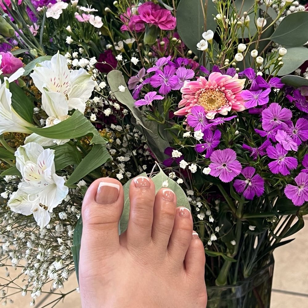 Bella Nails and Spa - Gel pedicure with French toes - Nail Salons Near Me - Murrieta, California