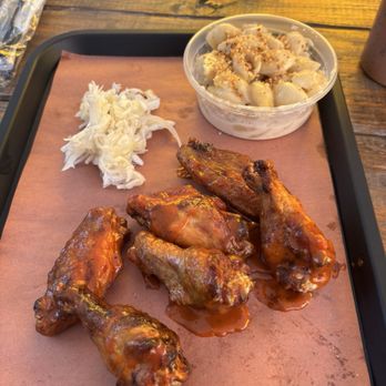 Slab Daddy Barbecue - Smoked wings with pickled slaw and Mac & cheese - Barbeque Near Me - Miami, Florida Slab Daddy Barbecue - Smoked wings with pickled slaw and Mac & cheese - Barbeque Near Me - Miami, Florida
