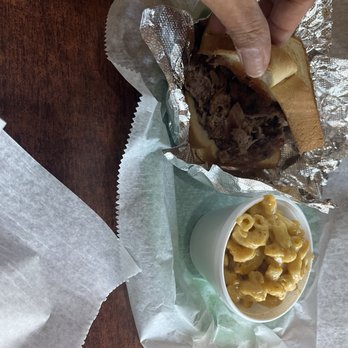 Brother's BBQ - Pulled pork w Mac n cheese - Barbeque Near Me - Pensacola, Florida