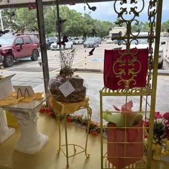 Mountain Man Nut & Fruit - Candy Stores Near Me - Littleton, Colorado Mountain Man Nut & Fruit - Candy Stores Near Me - Littleton, Colorado