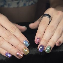 Cateye manicure by lola | IG: @urnaildreamz