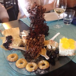 Salmantice - Sorprendente surtido de postres caseros, tarta limón , miguelitos, crema catalana, y más ....
