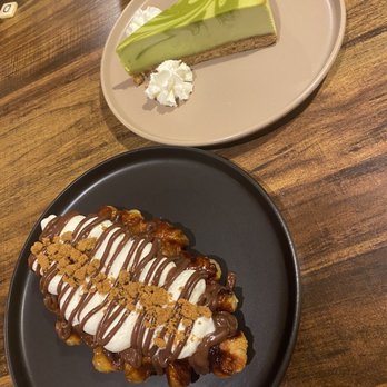Java & Mug Cafe - a slice of cake and a piece of pie - Coffee & Tea Near Me - Chicago, Illinois