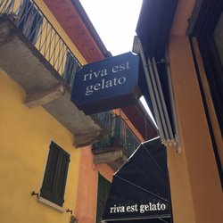 Riva Est Gelato - Just a block up on a narrow street